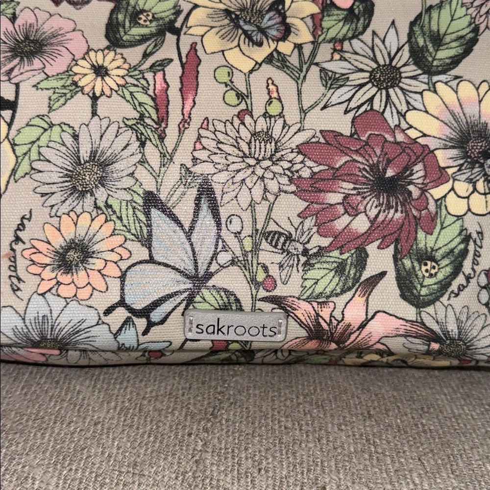 Like New, Sakroots large garden print cosmetic / utility zip pouch . - Picture 2 of 8